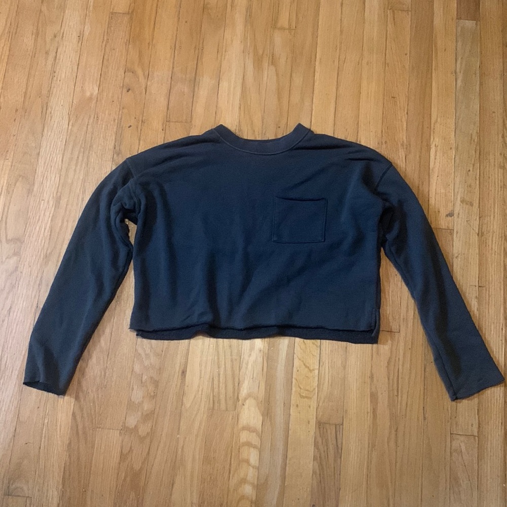 Dark gray crop sweatshirt
